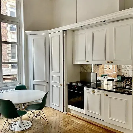 Prestigious Flat In Saint-germain-des-pres *